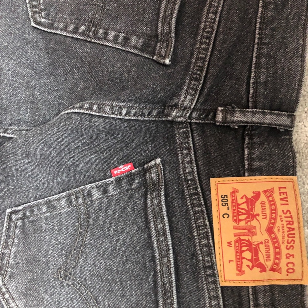 SLIGHTLY FADED BLACK LEVI STRAIGHT JEANS